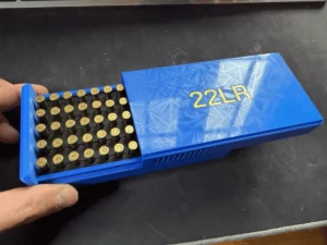 B-Box .22 LR compétition 25 m, 70 alvéoles, bleu Klein, finition diamant